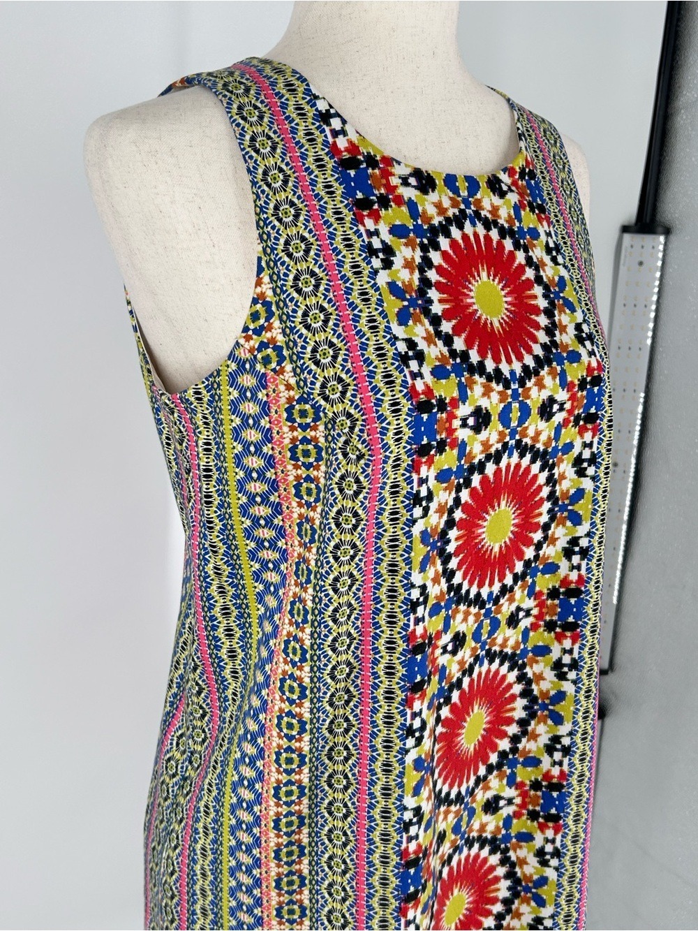 London Times Sleeveless Medallion Mosaic Print Dress Medium - Picture 4 of 12